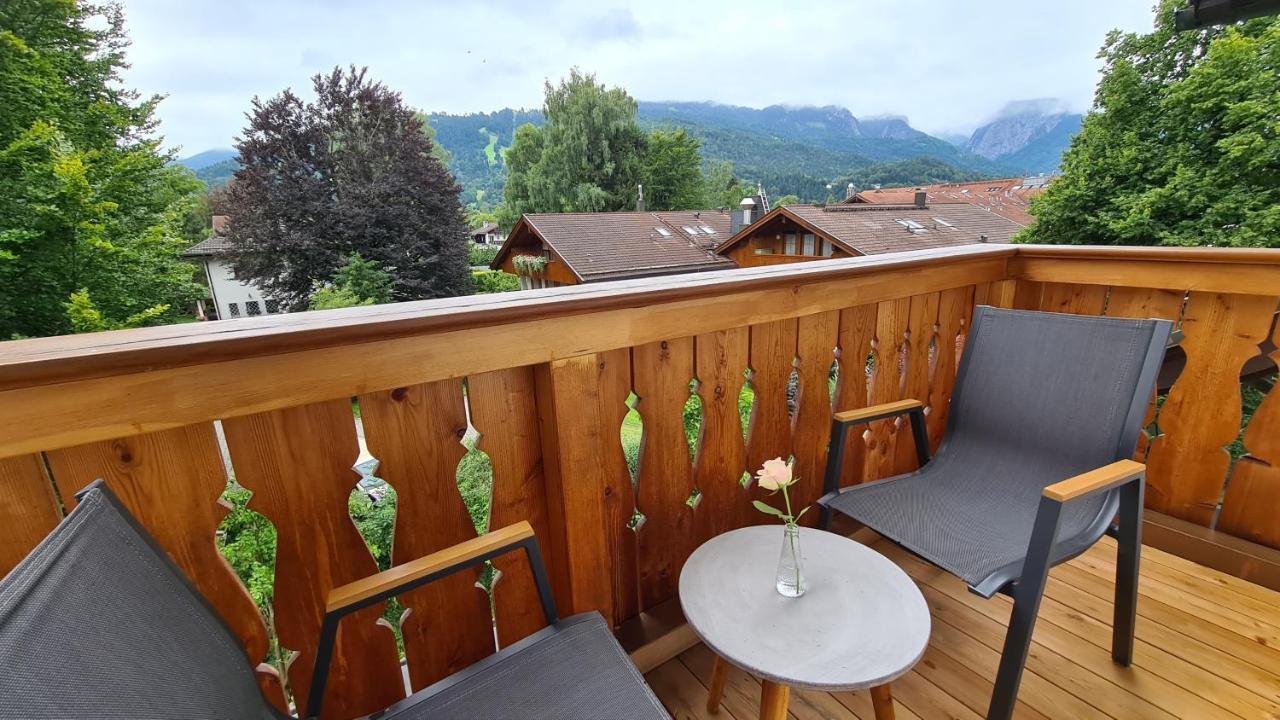 Bunter Hirsch Ferienwohnung Im Garmischer Zentrum ภายนอก รูปภาพ