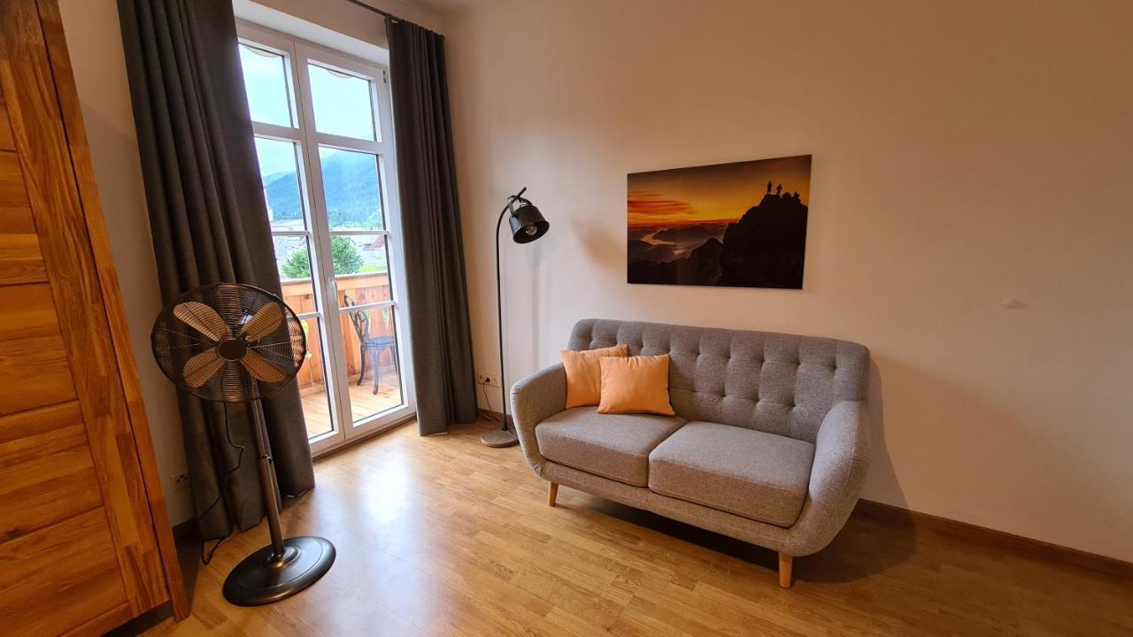 Bunter Hirsch Ferienwohnung Im Garmischer Zentrum ภายนอก รูปภาพ